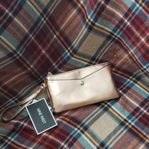9 West Wristlet